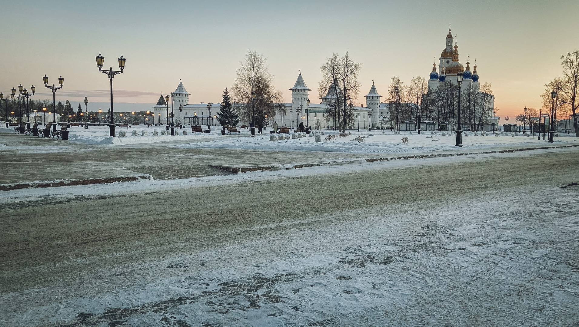 Связь времен: билайн узнал, когда туристы чаще делятся впечатлениями из кремлей