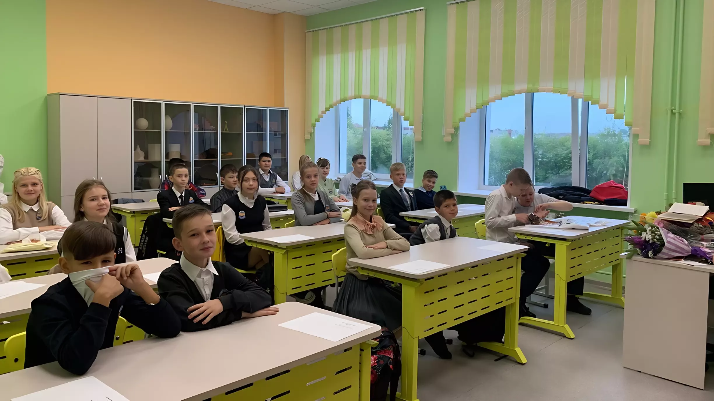 Открытие школы в 2023 году. Школьники России. 215 Школа Новосибирск. Школа это для первого класса. Детей школа 1 сентября 2023 4 класс.