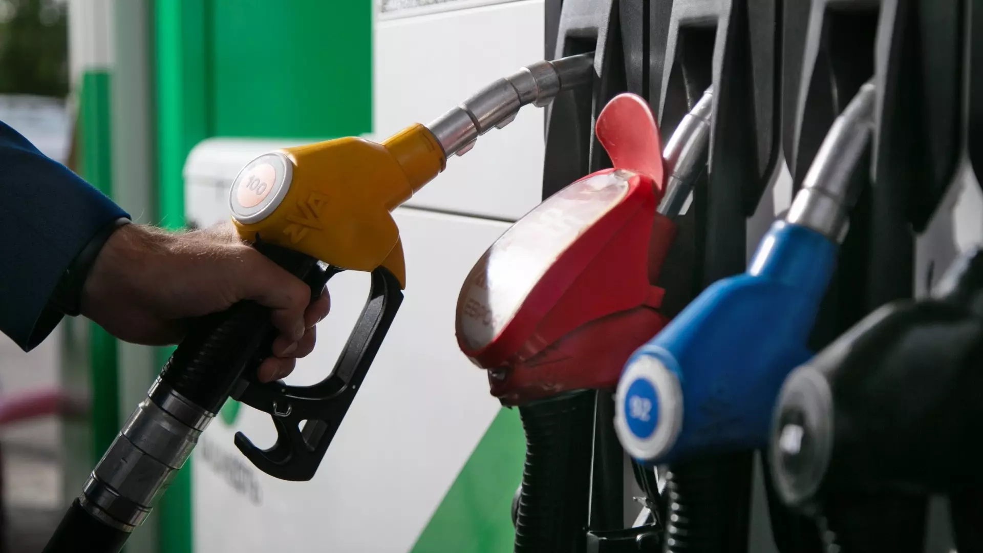 В Тюменской области «замерли» цены на бензин