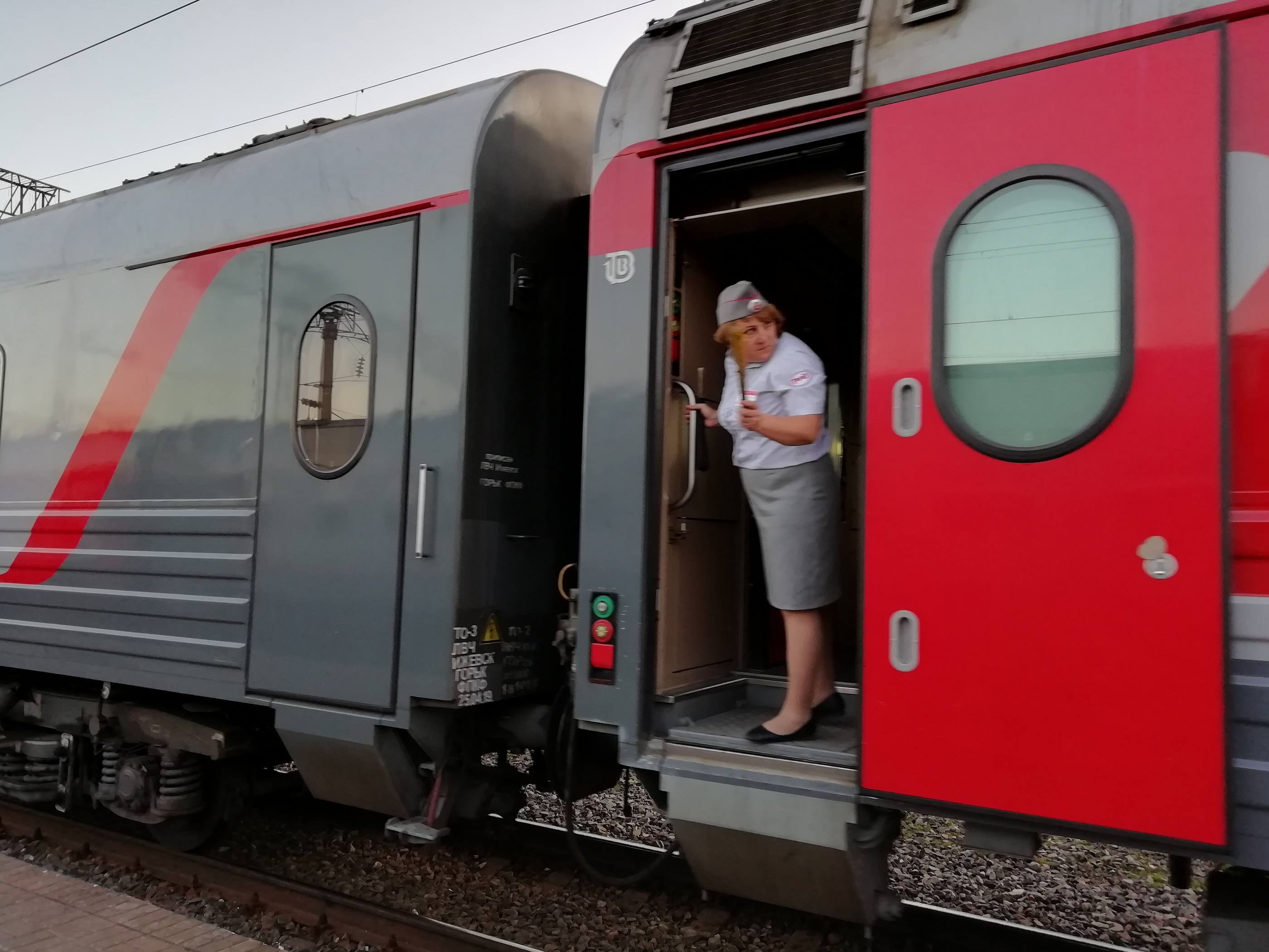 Поезд Тюмень-Махачкала задержали в Астрахани из-за схода вагонов