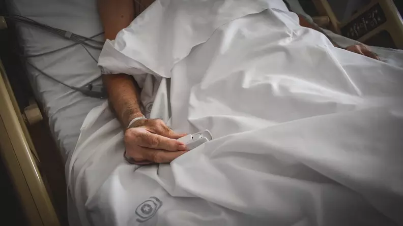 «Без сознания на полу»: тюменские врачи спасли жизнь 57-летнему пациенту с инсультом