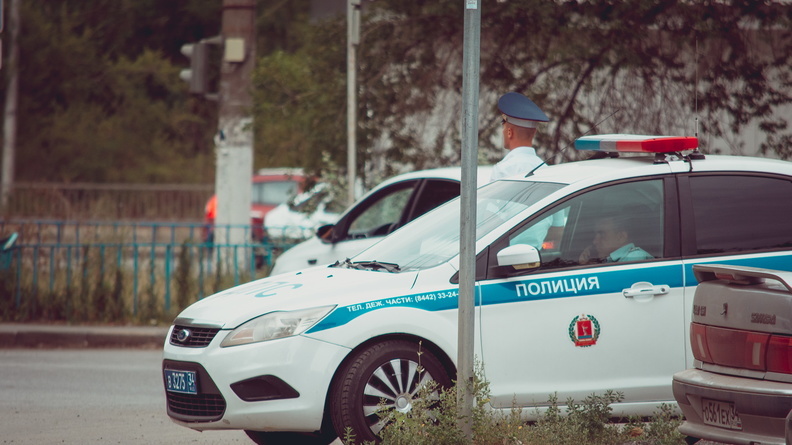 Mercedes депутата Тобольска наехал на автоинспектора