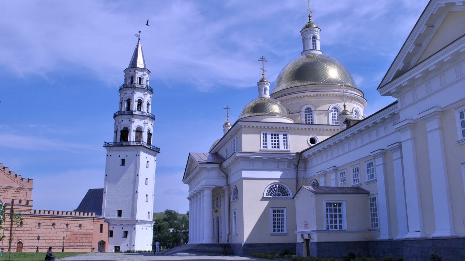 Невьянск знаменит своей наклонной башней - почти что Пизанской