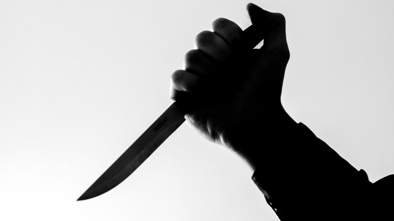 В Тюмени задержана девушка, ударившая тестя ножом