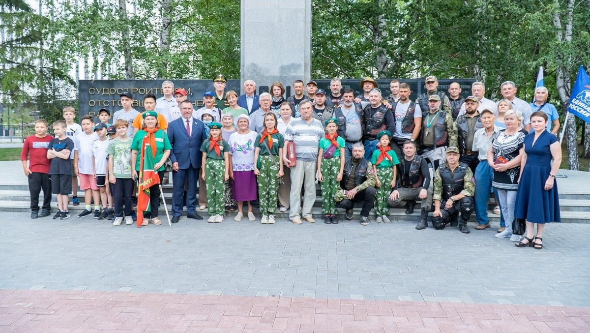 Депутаты встретили участников мотопробега памяти героев ВОВ