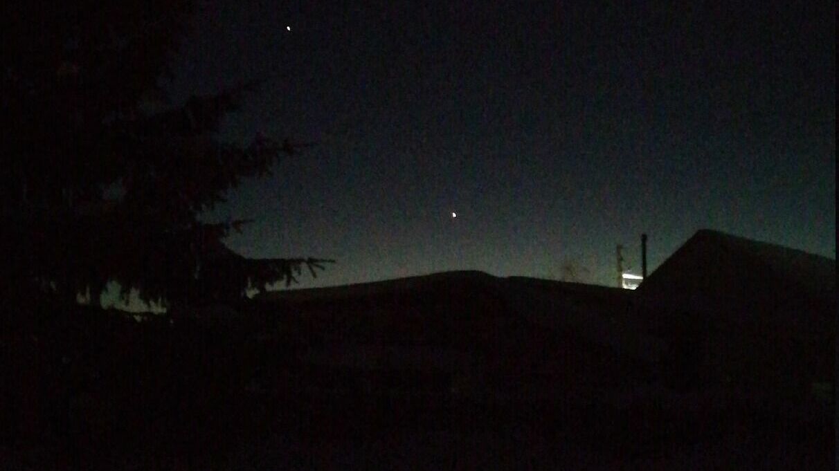 На небе в Тюмени 25 февраля засияют планеты Юпитер и Венера. Вечер будет красивым 
