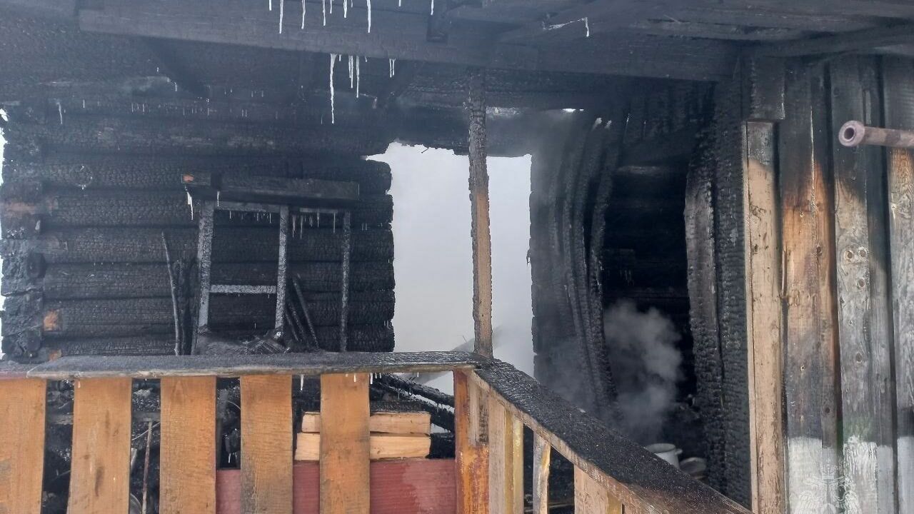 В Тюменской области во время пожара в жилом доме погиб человек