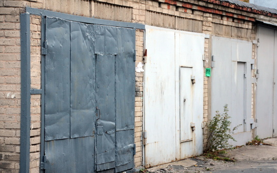 В Тюмени на улицах Баумана и Невской скоро снесут незаконно построенные гаражи