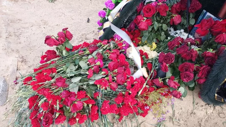 Похоронили Руслана Садыкова 10 ноября в родном Чечкино.