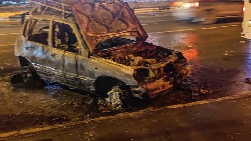 В Тюмени на улице Пермякова ночью сгорел автомобиль